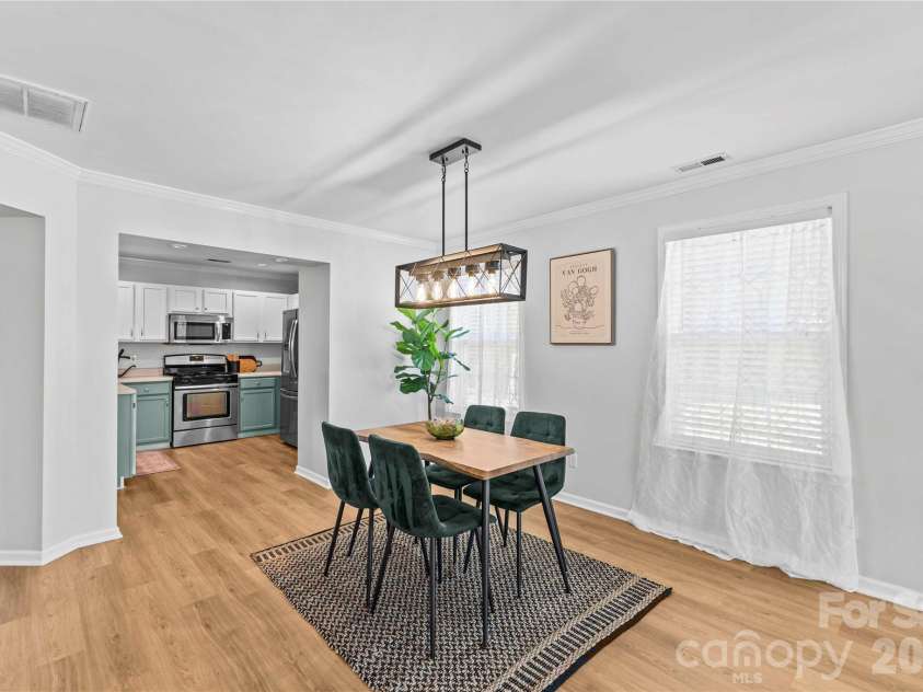 8854 Laurel Run Drive, Charlotte, NC 28269.  MLS# CAR4336283, YatesRealty ID 10206. 