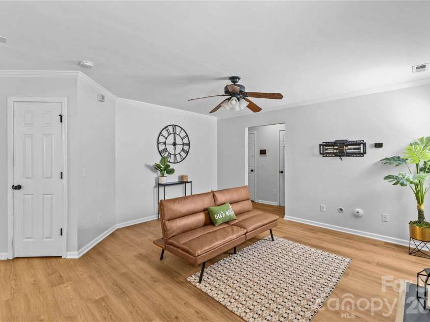 8854 Laurel Run Drive, Charlotte, NC 28269.  MLS# CAR4336283, YatesRealty ID 10206. 