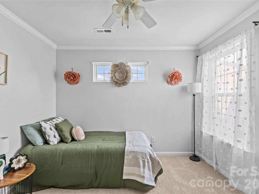 8854 Laurel Run Drive, Charlotte, NC 28269.  MLS# CAR4336283, YatesRealty ID 10206. 