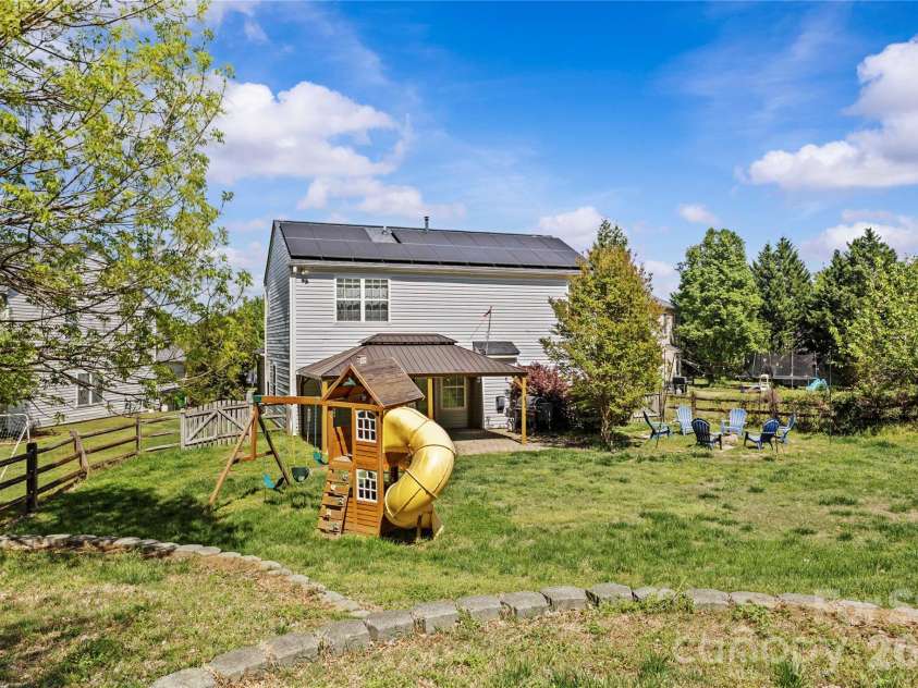 8854 Laurel Run Drive, Charlotte, NC 28269.  MLS# CAR4336283, YatesRealty ID 10206. 