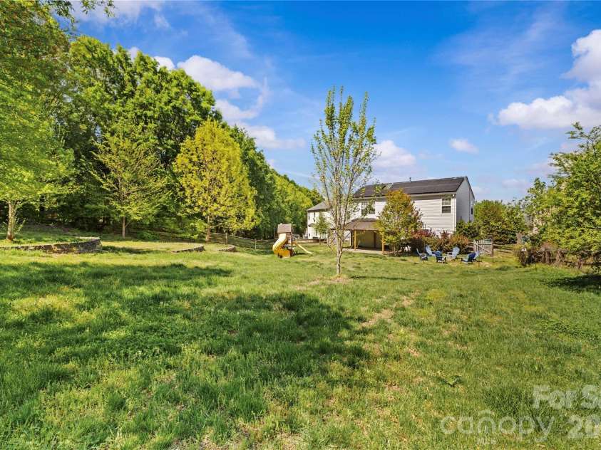 8854 Laurel Run Drive, Charlotte, NC 28269.  MLS# CAR4336283, YatesRealty ID 10206. 
