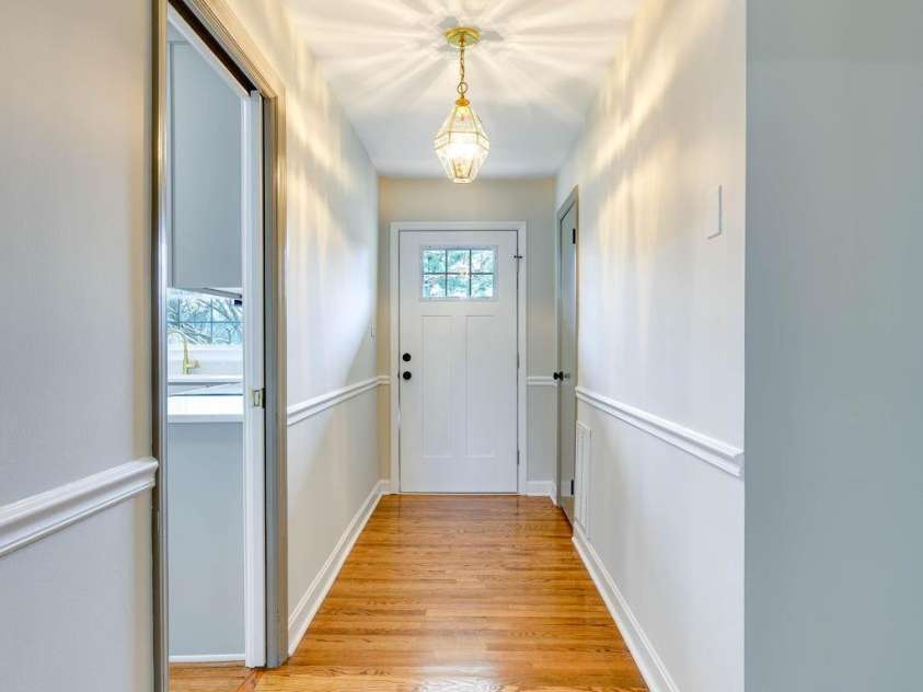 110 Scottsmoor Drive, Charlotte, NC 28214.  MLS# CAR4336960, YatesRealty ID 10208. 