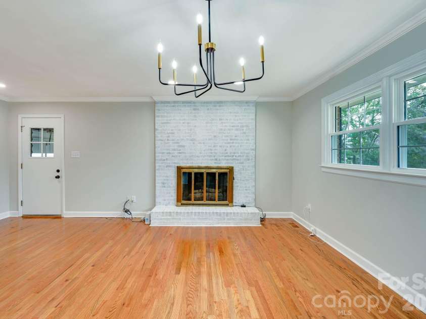 110 Scottsmoor Drive, Charlotte, NC 28214.  MLS# CAR4336960, YatesRealty ID 10208. 