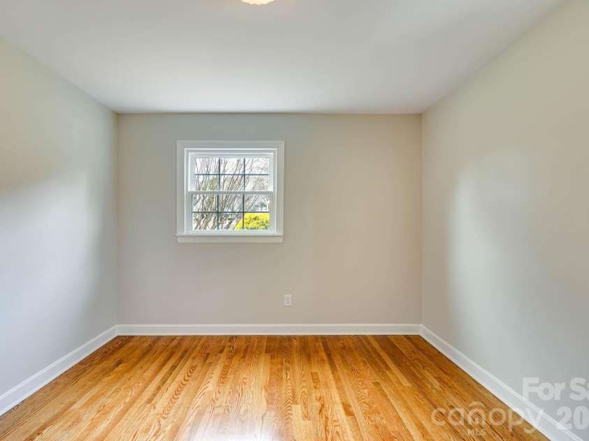 110 Scottsmoor Drive, Charlotte, NC 28214.  MLS# CAR4336960, YatesRealty ID 10208. 