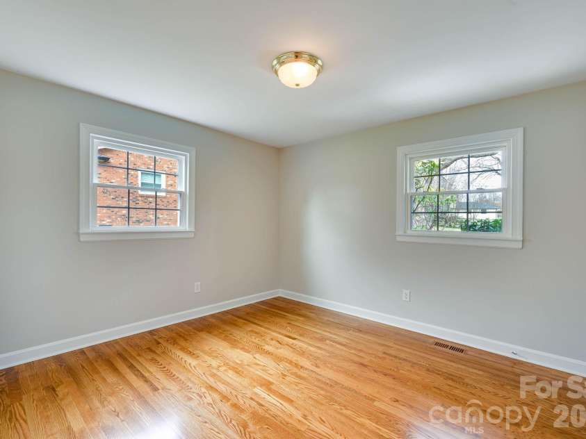 110 Scottsmoor Drive, Charlotte, NC 28214.  MLS# CAR4336960, YatesRealty ID 10208. 