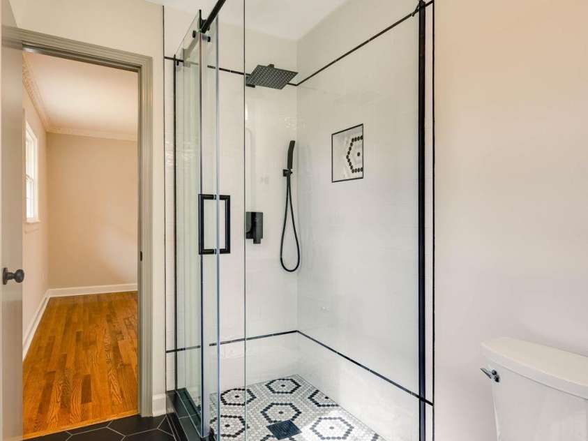 110 Scottsmoor Drive, Charlotte, NC 28214.  MLS# CAR4336960, YatesRealty ID 10208. 