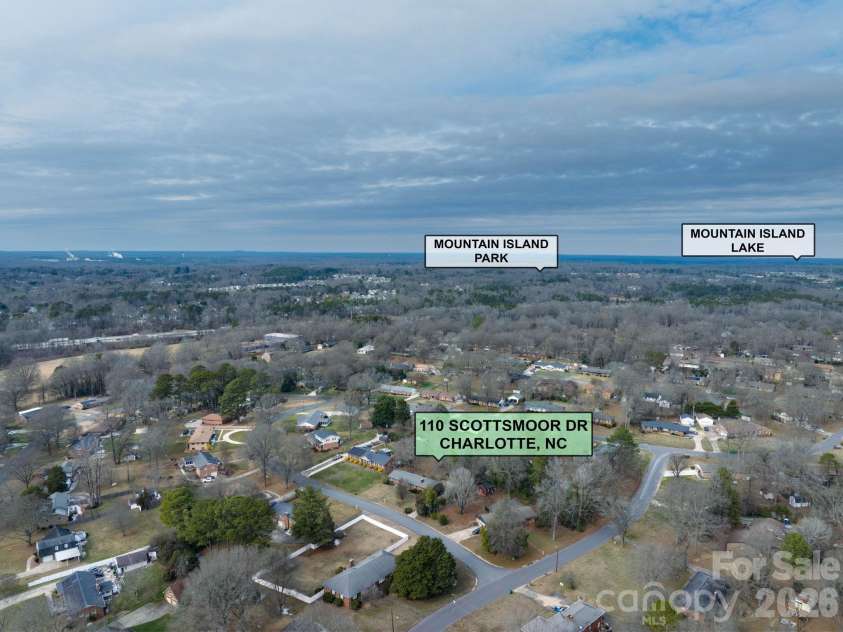 110 Scottsmoor Drive, Charlotte, NC 28214.  MLS# CAR4336960, YatesRealty ID 10208. 