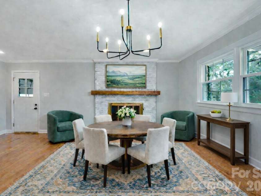 110 Scottsmoor Drive, Charlotte, NC 28214.  MLS# CAR4336960, YatesRealty ID 10208. 