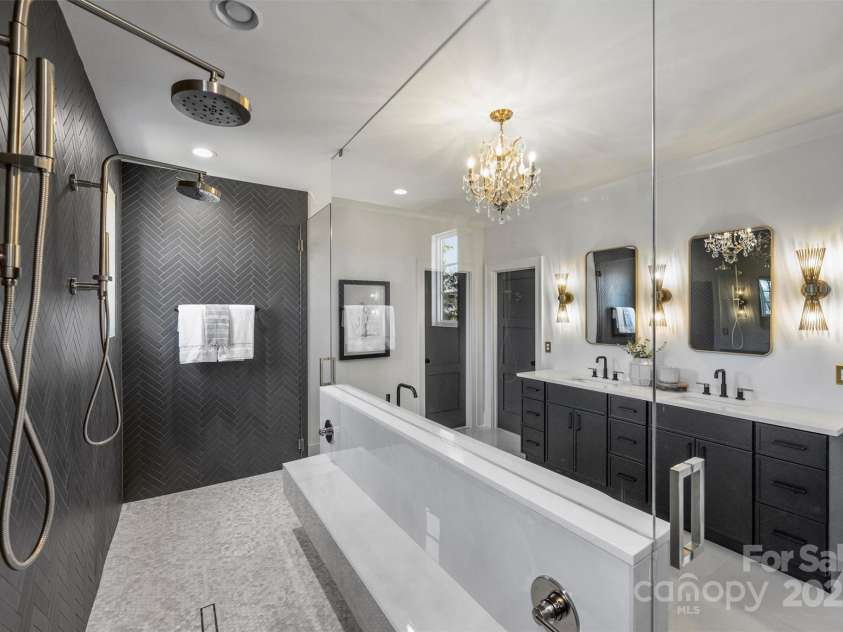 2325 Winthrop Avenue, Charlotte, NC 28203.  MLS# CAR4232074, YatesRealty ID 1021. 