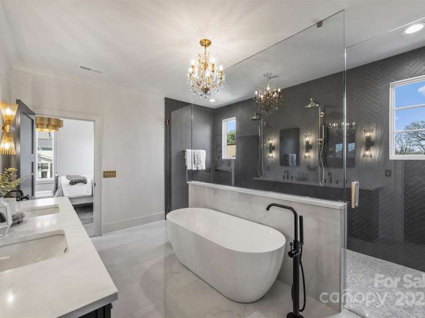 2325 Winthrop Avenue, Charlotte, NC 28203.  MLS# CAR4232074, YatesRealty ID 1021. 