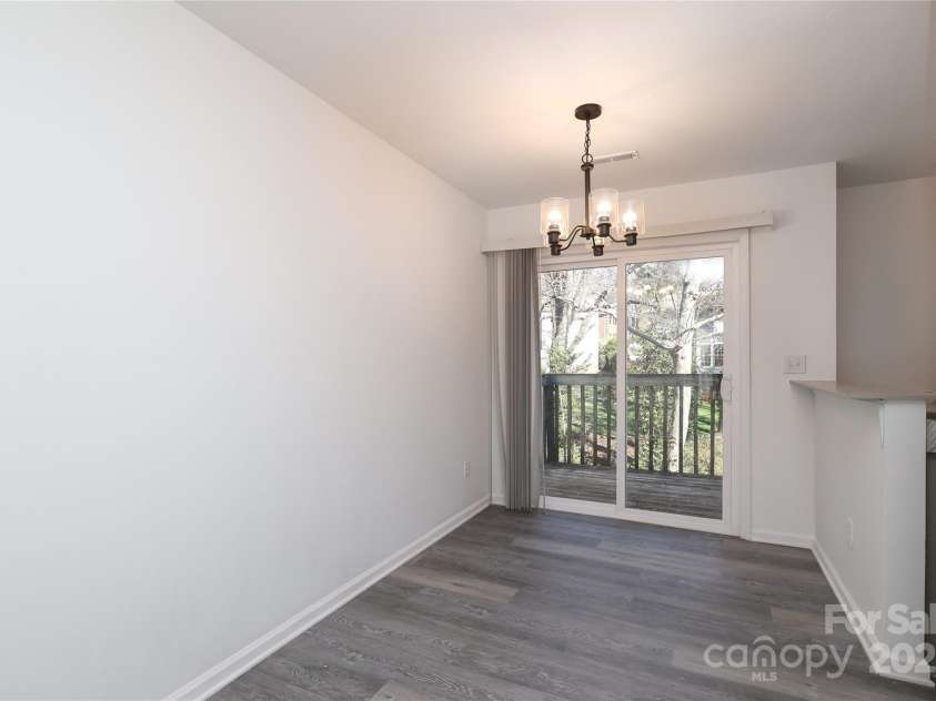 6423 Windsor Gate Lane, Charlotte, NC 28215.  MLS# CAR4224834, YatesRealty ID 1021. 