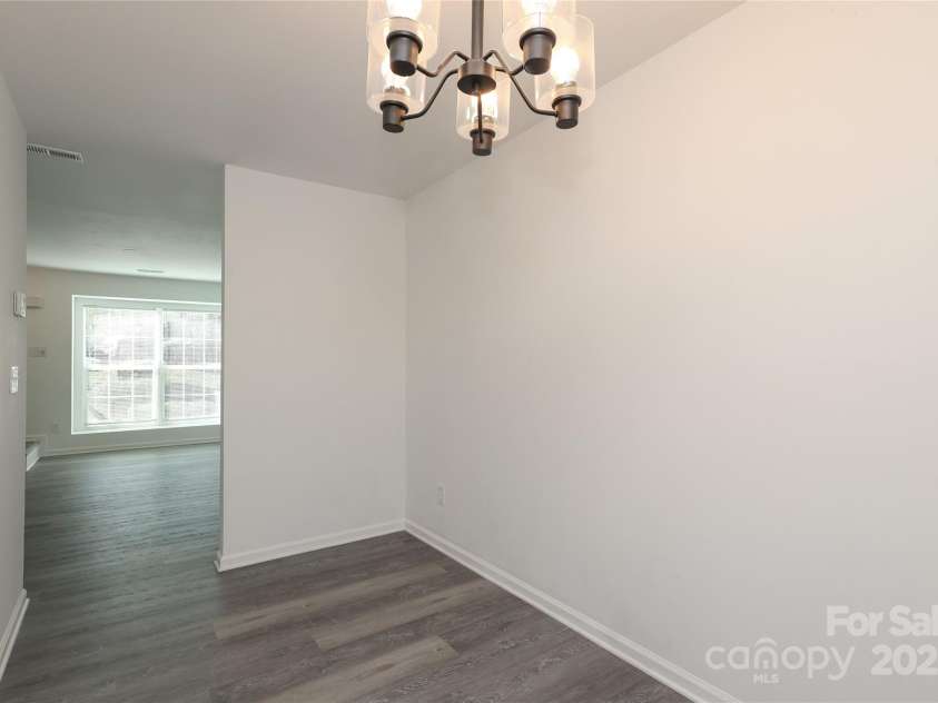 6423 Windsor Gate Lane, Charlotte, NC 28215.  MLS# CAR4224834, YatesRealty ID 1021. 