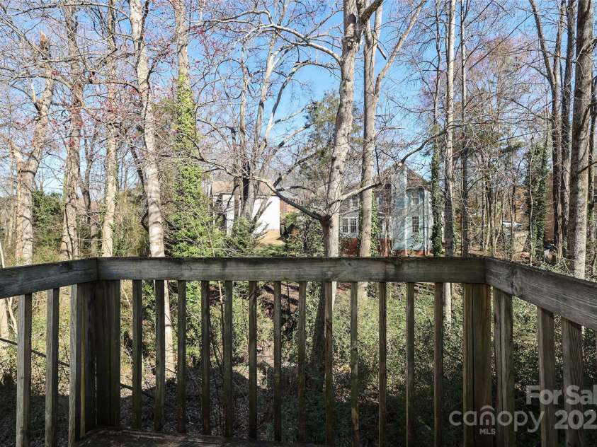 6423 Windsor Gate Lane, Charlotte, NC 28215.  MLS# CAR4224834, YatesRealty ID 1021. 
