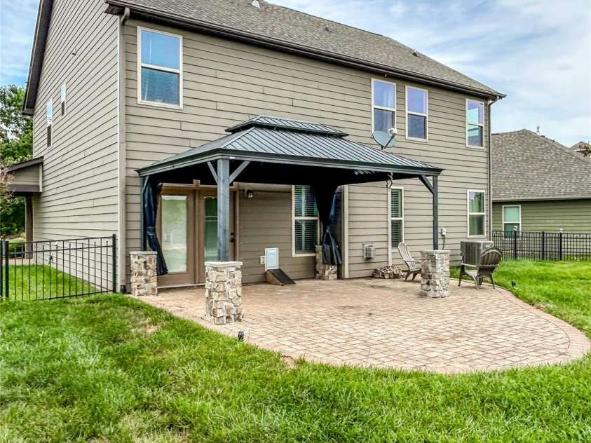 2416 Chinkapin Court, Gastonia, NC 28054.  MLS# CAR4356490, YatesRealty ID 10212. 