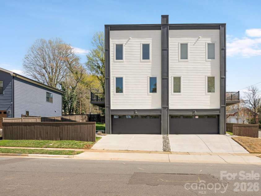 129 French Street, Charlotte, NC 28216.  MLS# CAR4356749, YatesRealty ID 10213. 