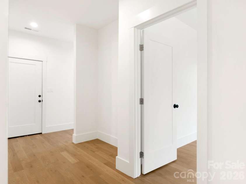 129 French Street, Charlotte, NC 28216.  MLS# CAR4356749, YatesRealty ID 10213. 