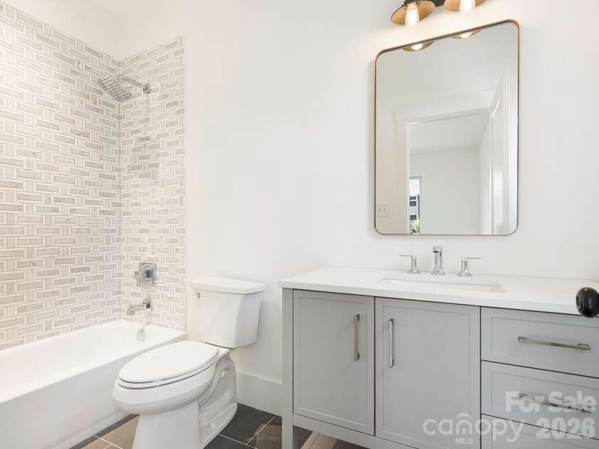 129 French Street, Charlotte, NC 28216.  MLS# CAR4356749, YatesRealty ID 10213. 
