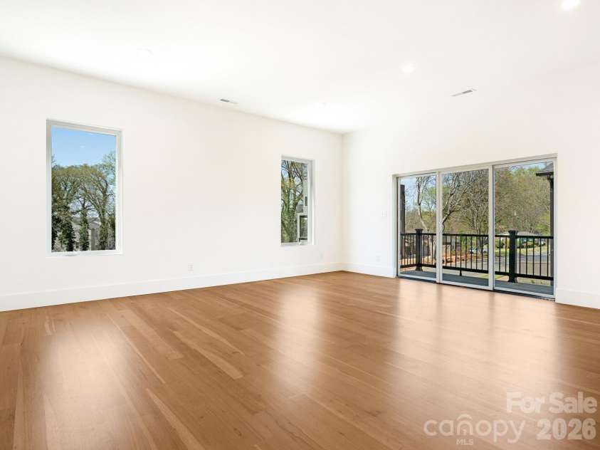 129 French Street, Charlotte, NC 28216.  MLS# CAR4356749, YatesRealty ID 10213. 