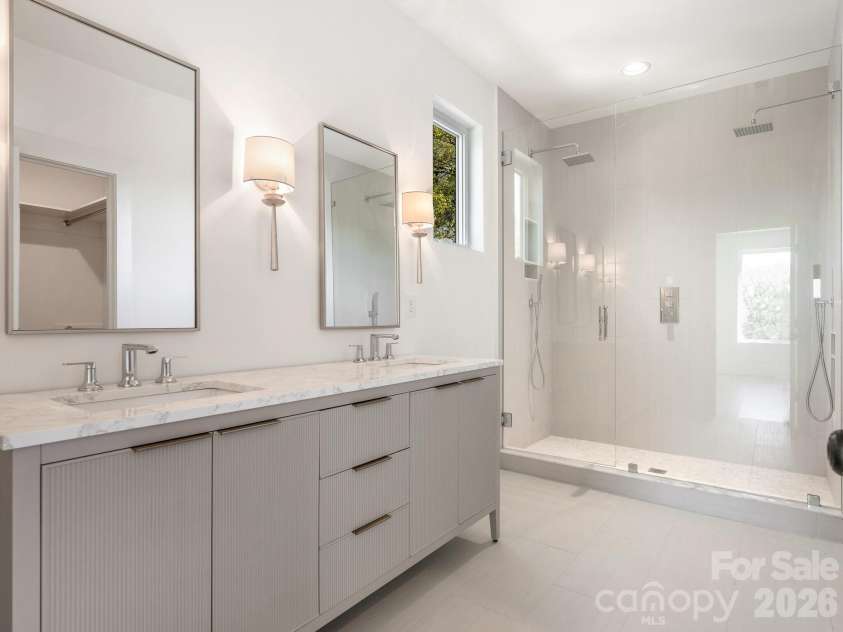 129 French Street, Charlotte, NC 28216.  MLS# CAR4356749, YatesRealty ID 10213. 