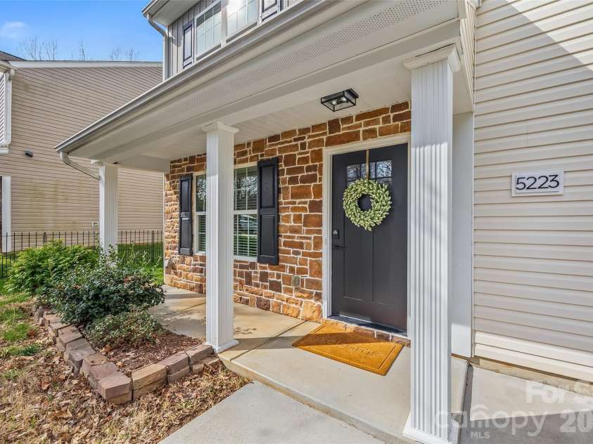 5223 Fernhill Drive, Charlotte, NC 28217.  MLS# CAR4356767, YatesRealty ID 10214. 