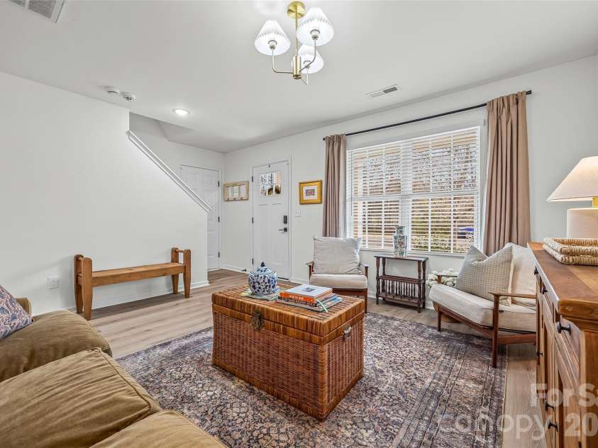 5223 Fernhill Drive, Charlotte, NC 28217.  MLS# CAR4356767, YatesRealty ID 10214. 