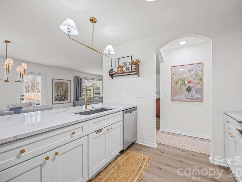 5223 Fernhill Drive, Charlotte, NC 28217.  MLS# CAR4356767, YatesRealty ID 10214. 