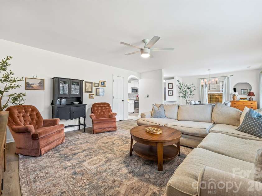 5223 Fernhill Drive, Charlotte, NC 28217.  MLS# CAR4356767, YatesRealty ID 10214. 