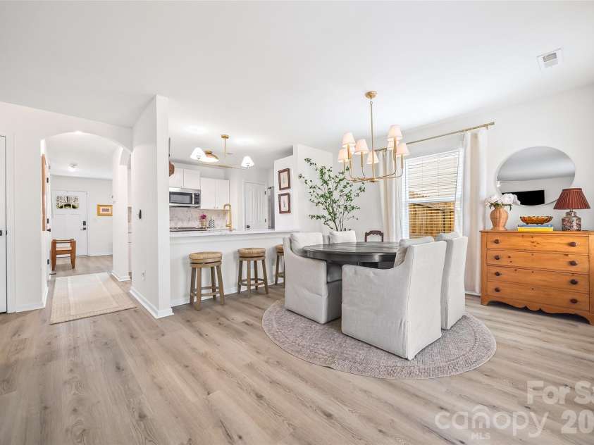 5223 Fernhill Drive, Charlotte, NC 28217.  MLS# CAR4356767, YatesRealty ID 10214. 