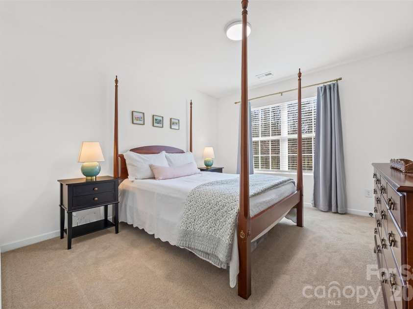 5223 Fernhill Drive, Charlotte, NC 28217.  MLS# CAR4356767, YatesRealty ID 10214. 