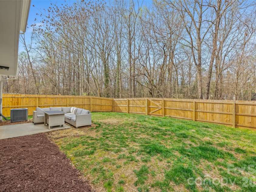 5223 Fernhill Drive, Charlotte, NC 28217.  MLS# CAR4356767, YatesRealty ID 10214. 