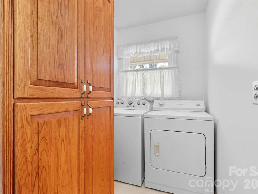 150 Magnolia Circle, Salisbury, NC 28147.  MLS# CAR4357363, YatesRealty ID 10215. 
