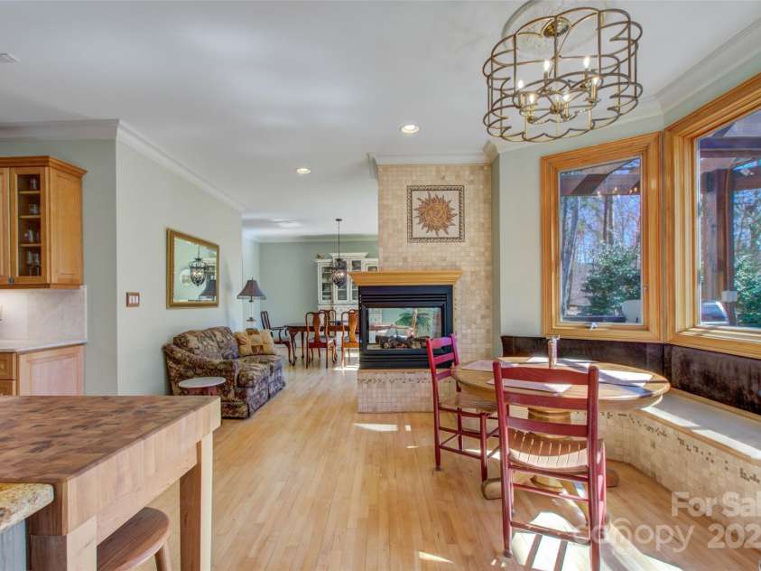 301 Agnew Road, Mooresville, NC 28117.  MLS# CAR4167254, YatesRealty ID 10216. Breakfast