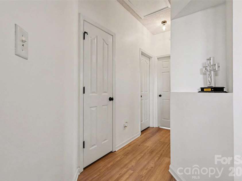 4011 Lakota Court, Charlotte, NC 28269.  MLS# CAR4360341, YatesRealty ID 10216. 