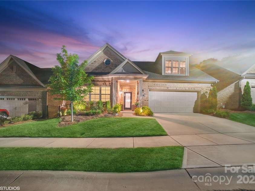 3006 Portico Place, Fort Mill, SC 29715.  MLS# CAR4254421, YatesRealty ID 10217. 