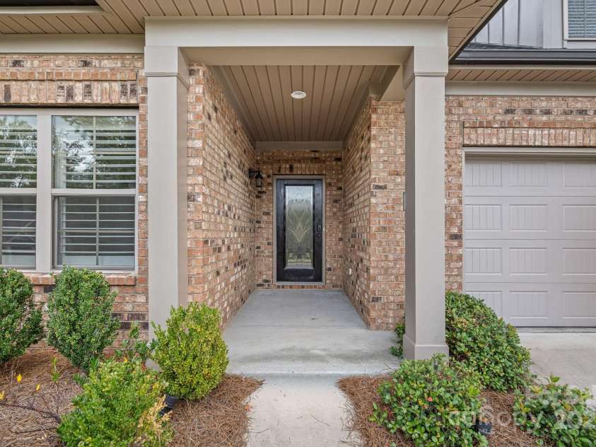 3006 Portico Place, Fort Mill, SC 29715.  MLS# CAR4312166, YatesRealty ID 10217. 