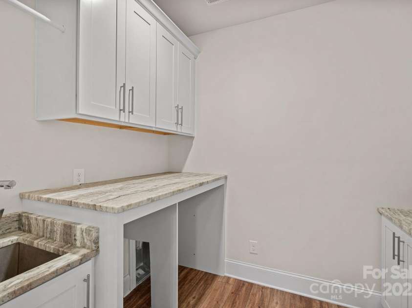 3006 Portico Place, Fort Mill, SC 29715.  MLS# CAR4312166, YatesRealty ID 10217. 