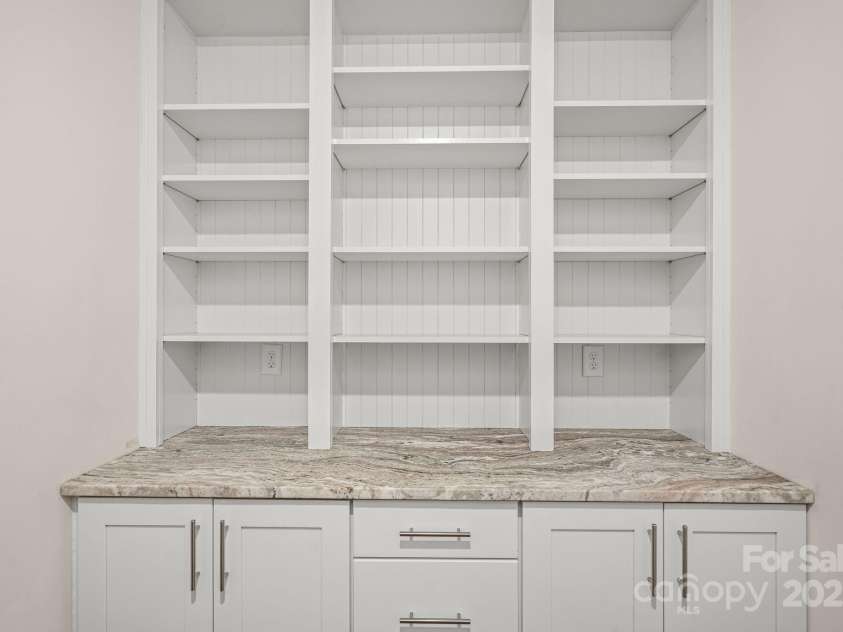 3006 Portico Place, Fort Mill, SC 29715.  MLS# CAR4312166, YatesRealty ID 10217. 