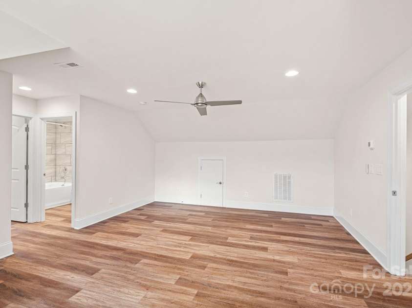 3006 Portico Place, Fort Mill, SC 29715.  MLS# CAR4312166, YatesRealty ID 10217. 