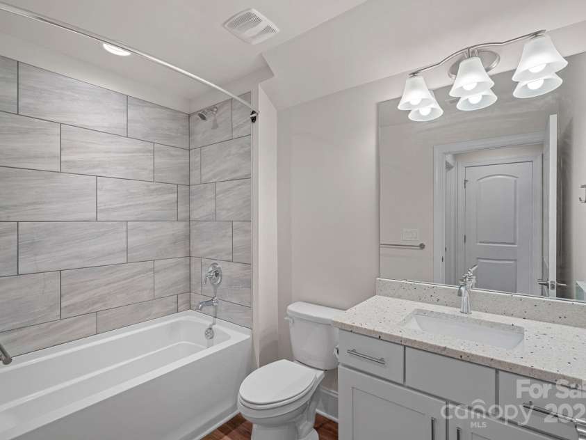 3006 Portico Place, Fort Mill, SC 29715.  MLS# CAR4312166, YatesRealty ID 10217. 