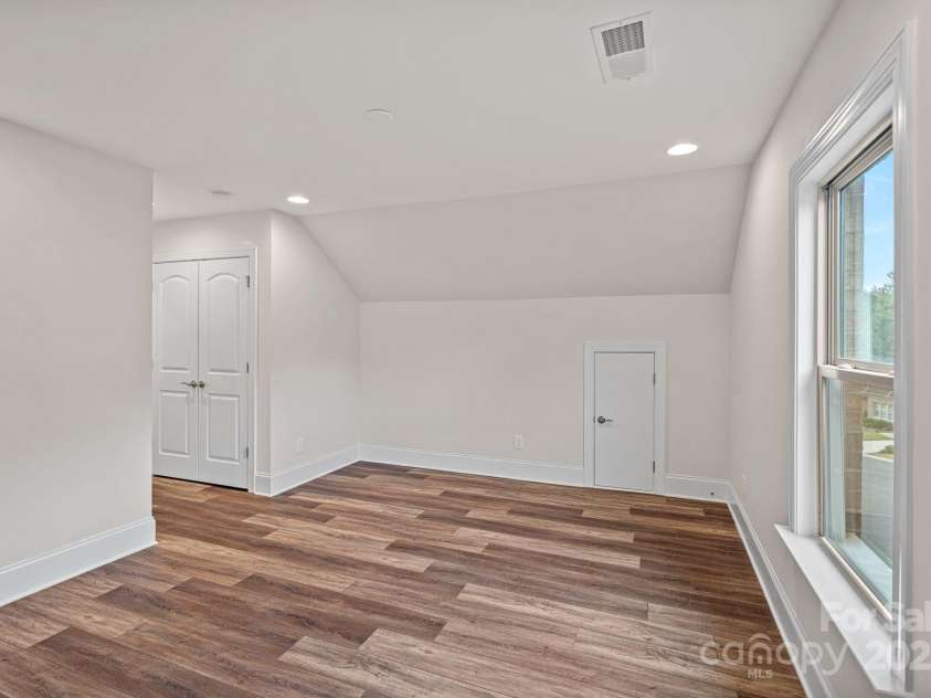 3006 Portico Place, Fort Mill, SC 29715.  MLS# CAR4312166, YatesRealty ID 10217. 