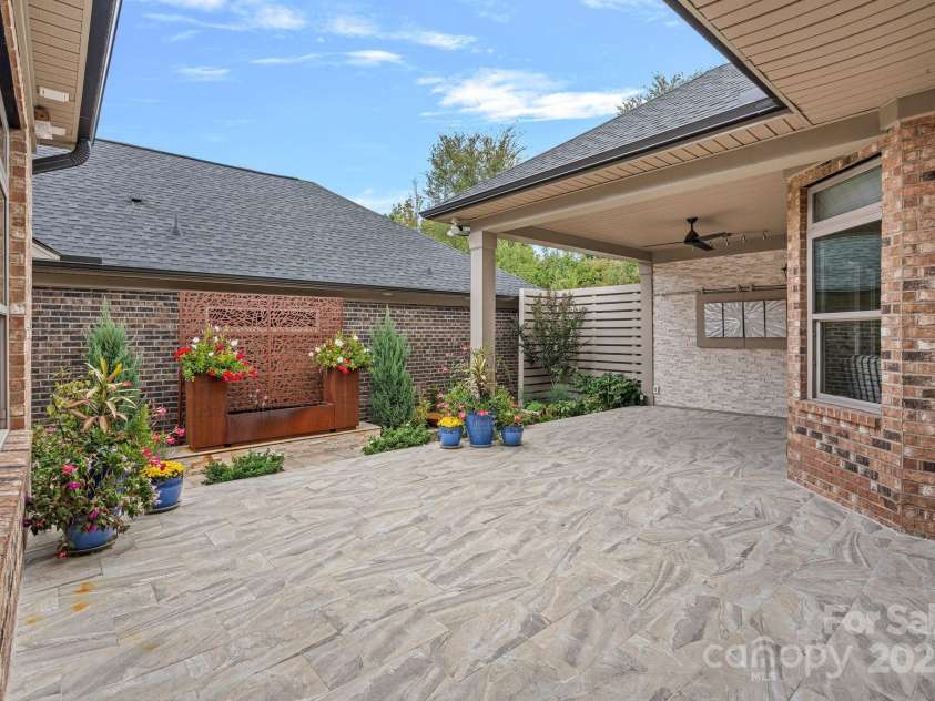 3006 Portico Place, Fort Mill, SC 29715.  MLS# CAR4312166, YatesRealty ID 10217. 