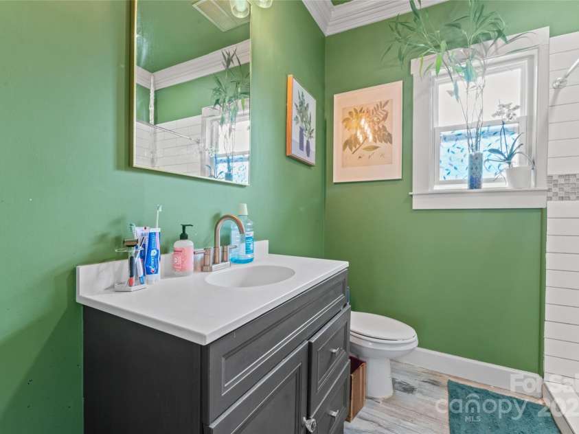 222 Weldon Street, Gastonia, NC 28052.  MLS# CAR4254447, YatesRealty ID 10218. 