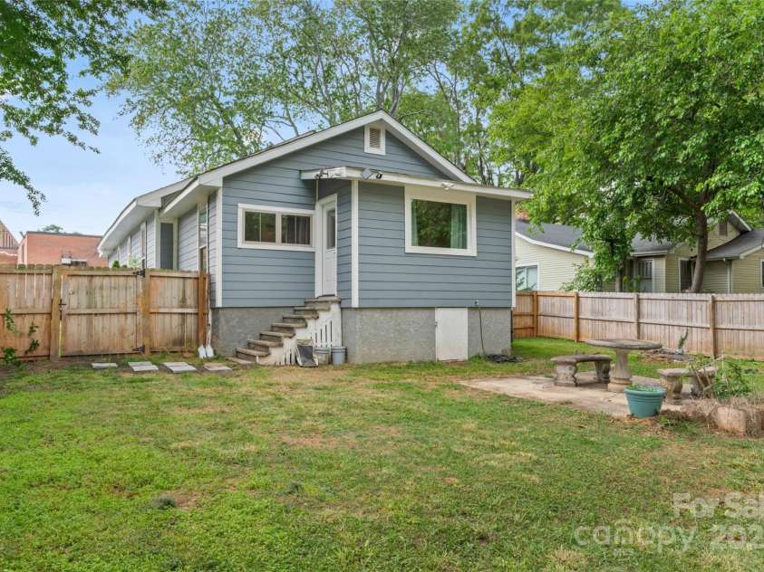 222 Weldon Street, Gastonia, NC 28052.  MLS# CAR4254447, YatesRealty ID 10218. 