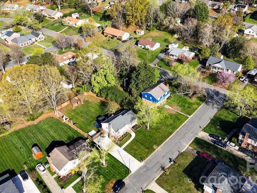 5810 Red Carriage Lane, Charlotte, NC 28212.  MLS# CAR4363941, YatesRealty ID 10218. 
