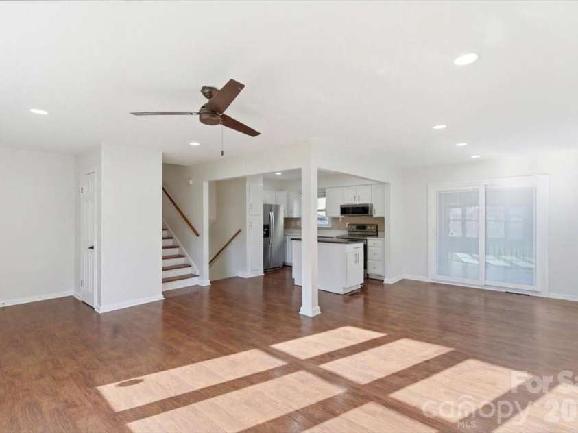 5810 Red Carriage Lane, Charlotte, NC 28212.  MLS# CAR4363941, YatesRealty ID 10218. 