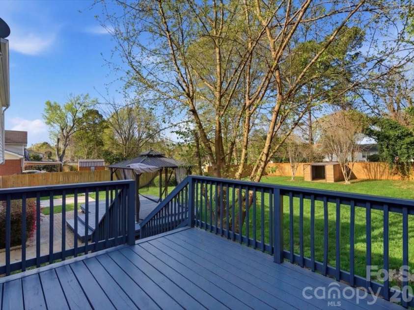 5810 Red Carriage Lane, Charlotte, NC 28212.  MLS# CAR4363941, YatesRealty ID 10218. 