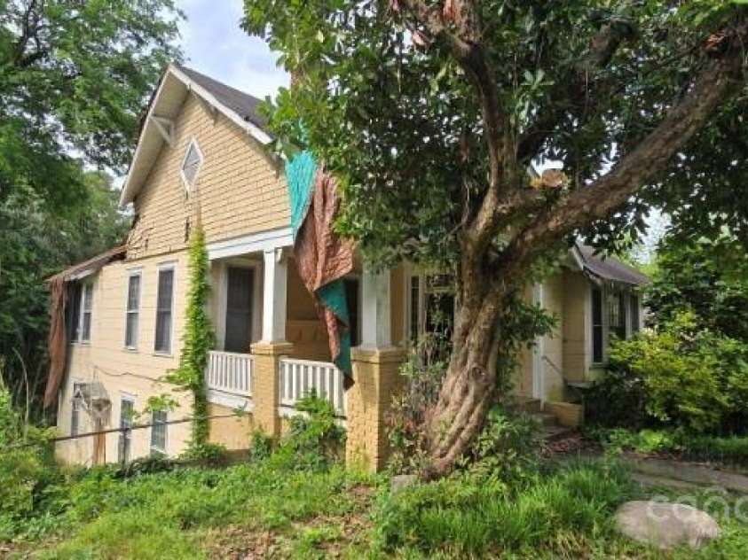161 Hampton Drive, Spartanburg, SC 29306.  MLS# CAR4254407, YatesRealty ID 10219. 