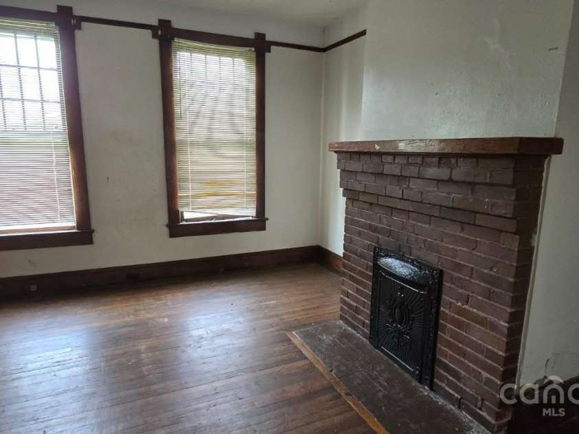 161 Hampton Drive, Spartanburg, SC 29306.  MLS# CAR4254407, YatesRealty ID 10219. 