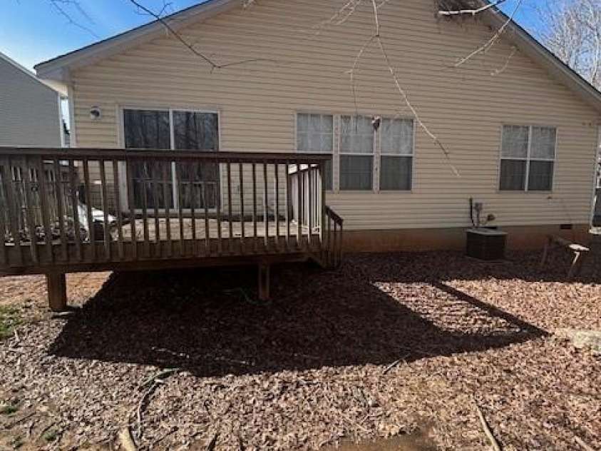 3002 Willamette Valley Drive, Charlotte, NC 28215.  MLS# CAR4224038, YatesRealty ID 1022. 