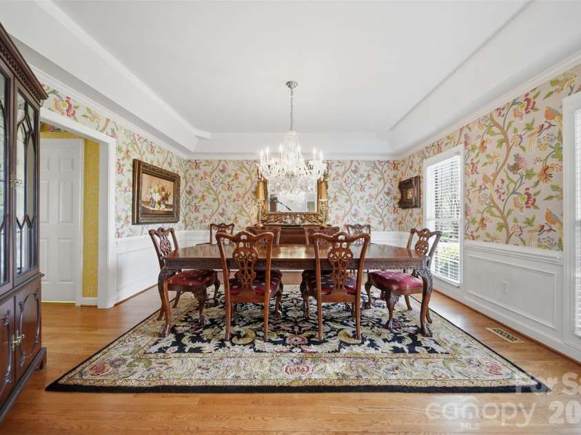 3704 8th Street Place, Hickory, NC 28601.  MLS# CAR4363402, YatesRealty ID 10221. 